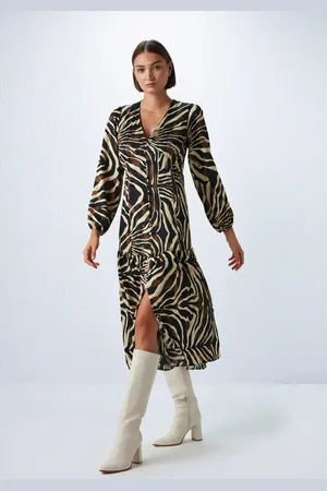 Gusto Womens Animal Print Long Dress in - Size Small