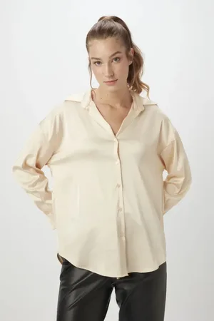 Gusto Womens Relaxed Fit Satin Shirt in - Size Large