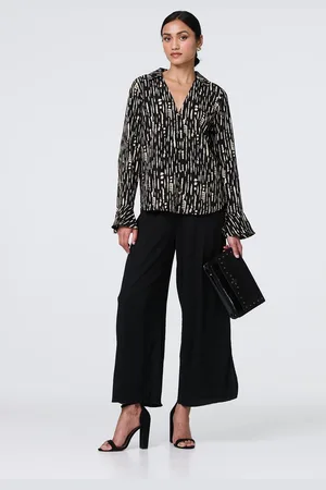 Izabel London Womens Printed V-Neck Long Flare Sleeve Shirt - Size 8 UK