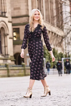 Sosandar Womens Butterfly Print Fit & Flare Dress - Size 6 UK