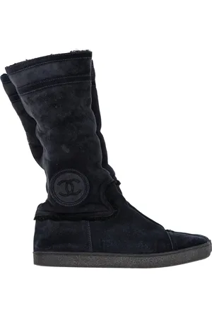 CHANEL Pre-owned Womens CC Logo Shearling Boots in Navy Blue Suede - - Size EU 36