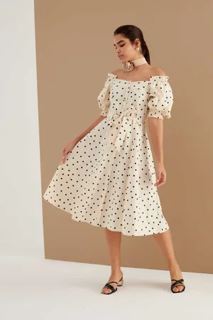 Gusto Womens Pointed Cotton Dress in - Size X-Small