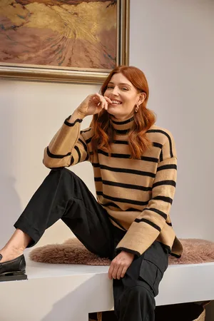 Izabel London Womens Striped Flare Sleeve Roll Neck Jumper - Size Large
