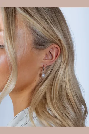 SVNX Womens Baroque Pearl Earrings in - One Size