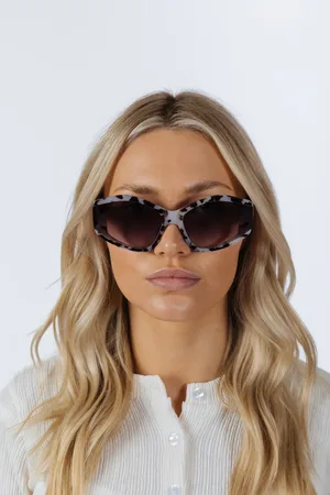 SVNX Womens Angular Cat-Eye Sunglasses in Multi - - One Size