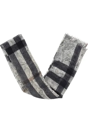 Burberry Pre-owned Womens Printed Fringed Scarf in and White Silk - One Size