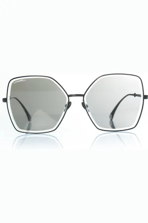 CHANEL Pre-owned Womens butterfly sunglasses in Metal - One Size