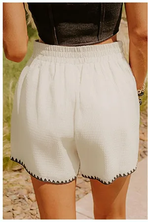 Azura Exchange Womens Waffle Texture Contrast Ricrac Hemline Casual Shorts - Size X-Large