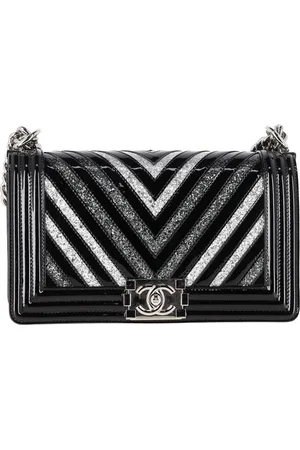 CHANEL Pre-owned Womens Medium Boy Glittered Shoulder Bag in Leather - One Size