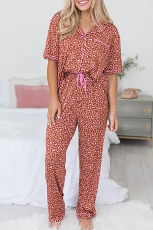 Azura Exchange Womens Leopard Print Short Sleeve Shirt and Pants Pajamas Set - Size Medium