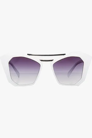 SVNX Angular Sunglasses In White - One Size