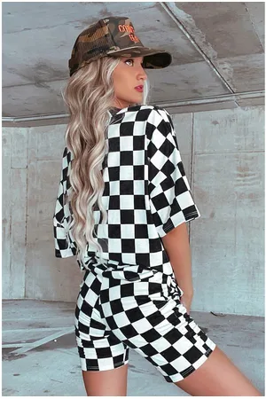 Azura Exchange Womens Checkerboard Print V Neck Loose Tee and Shorts Lounge Set - Size Medium