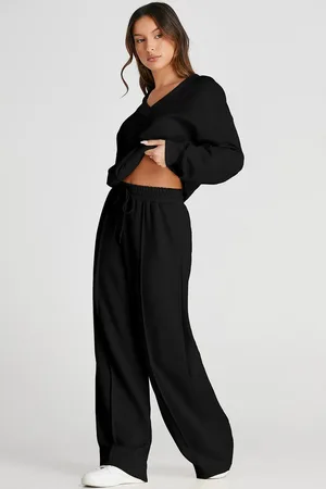 Azura Exchange Womens V Neck Cropped Seamed High Waist Sports Wear - Size Small