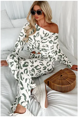 Azura Exchange Womens Leopard Animal Print Long Sleeve and Pants Loungewear Set - Size Medium