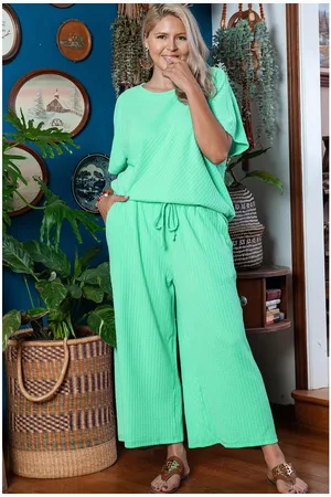 Azura Exchange Womens Green Textured Batwing Sleeve Tee Wide Leg Pants Plus Size Set - Size 2XL