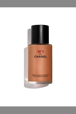 CHANEL N°1 De Skin Enhancer Boosts Skin