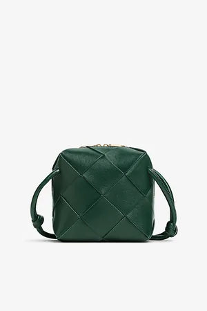Bottega Veneta Womens Camera Intrecciato Mini Leather Cross-Body Bag