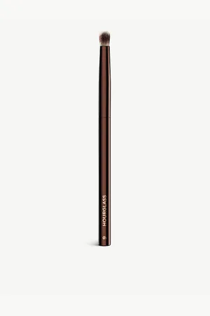 Hourglass No.9 Domed Shadow Brush
