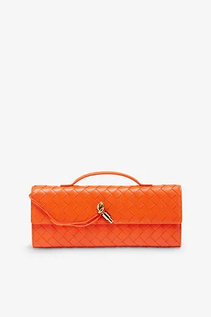 Bottega Veneta Womens Andiamo Leather Clutch Bag