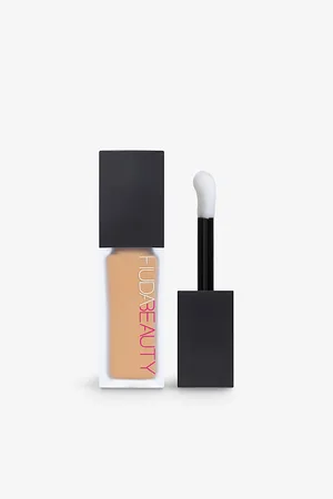 HUDA BEAUTY Fauxfilter Luminous Matte Liquid Concealer 9ml