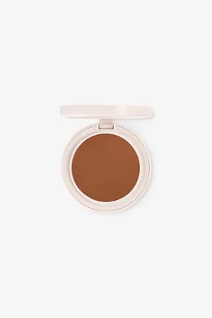 Kylie BY Kylie Jenner Natural Blur Powder Foundation 10g