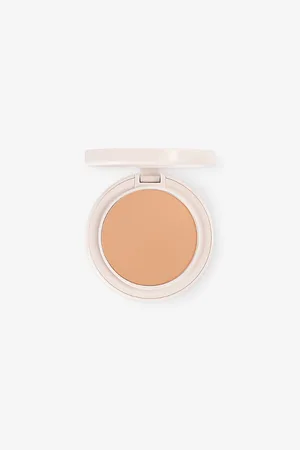 Kylie BY Kylie Jenner Natural Blur Powder Foundation 10g