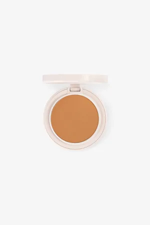 Kylie BY Kylie Jenner Natural Blur Powder Foundation 10g
