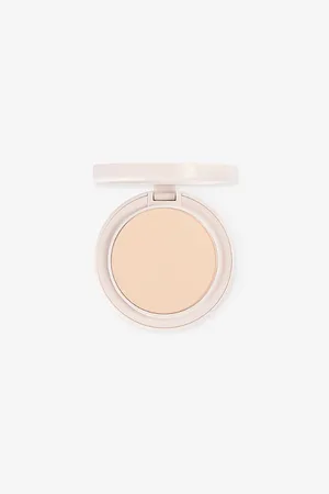 Kylie BY Kylie Jenner Natural Blur Powder Foundation 10g