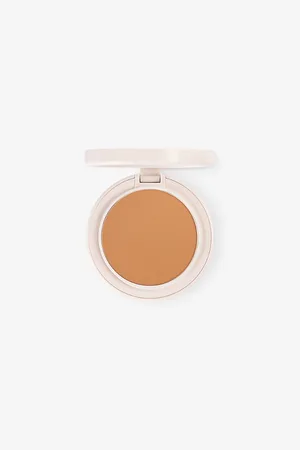 Kylie BY Kylie Jenner Natural Blur Powder Foundation 10g