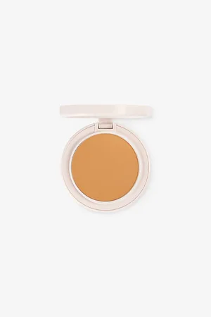 Kylie BY Kylie Jenner Natural Blur Powder Foundation 10g
