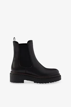 Prada Womens Round-Toe Lugged-Sole Leather Chelsea Boots