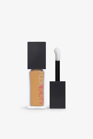 HUDA BEAUTY Fauxfilter Luminous Matte Liquid Concealer 9ml