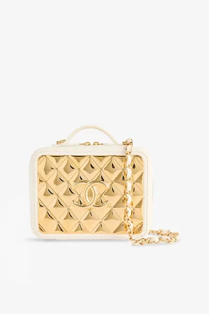 Reselfridges Womens Pre-Loved Chanel Button-Up Camera Case Leather Bag