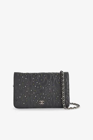 Reselfridges Womens Pre-Loved Chanel Studded Camellia Leather Wallet-On-Chain