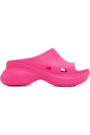 Hot pink platform crocs online