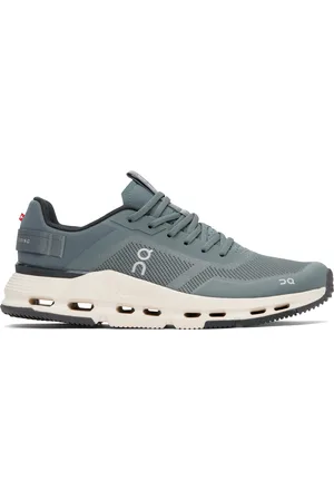 On Running Green Cloudnova Form 2 Sneakers