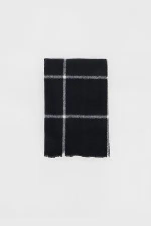 Stradivarius Basic checked scarf OS