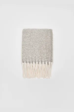 Stradivarius Contrast scarf OS