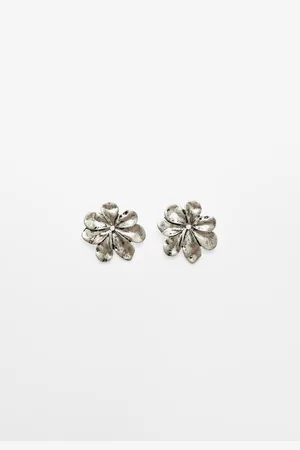 Stradivarius Textured flower earrings OS