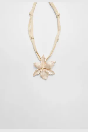 Stradivarius Contrast enamel flower necklace OS