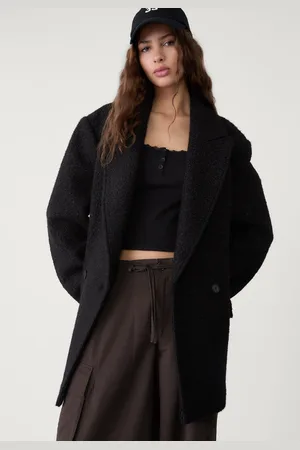 Stradivarius Short faux shearling coat S