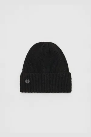 Stradivarius Ribbed cap with plate OS