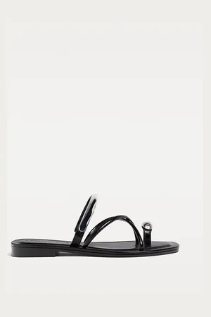 Stradivarius Flat sandals with metal detail 4