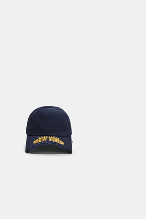 Stradivarius Cap with embroidered detail OS