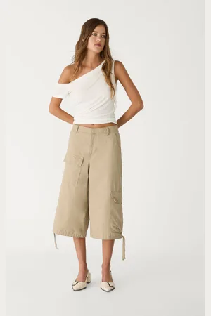 Stradivarius Oversize cargo Bermuda shorts 16