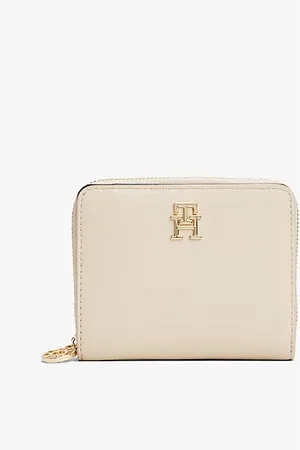 Tommy Hilfiger TH Monogram Plaque Wallet