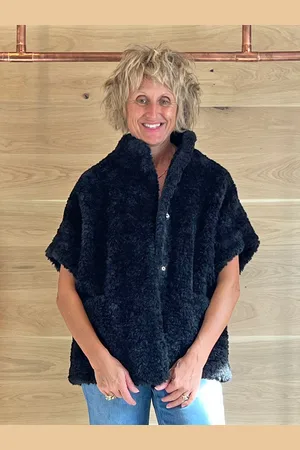 DIEGO M Faux Fur Cape With Pockets - Uk 8