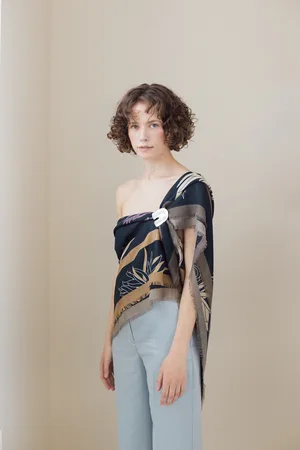 Sicels Actinaria Gradient - Maxi Scarf - 133 Cm X 133 Cm