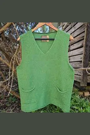 ERIBE Corry V Neck Tank Top - Watercress - S/m