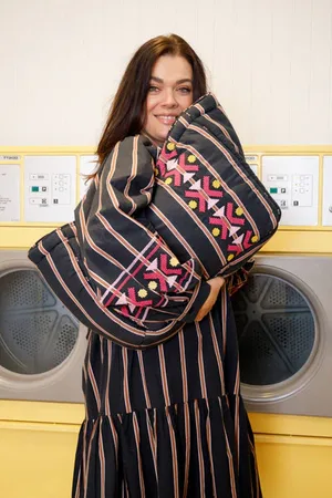 Black Colour Izzie Xl Tote Bag